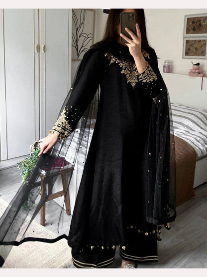 A ELEGANT CHINON SILK KURTI-PALAZZO SET WITH STUNNING SEQUINS AND ZARI EMBROIDERY